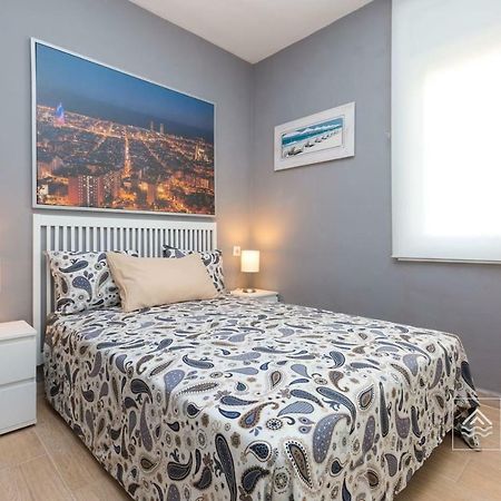 S12 - Beach Front Apartment --Free Wifi- 살루 외부 사진