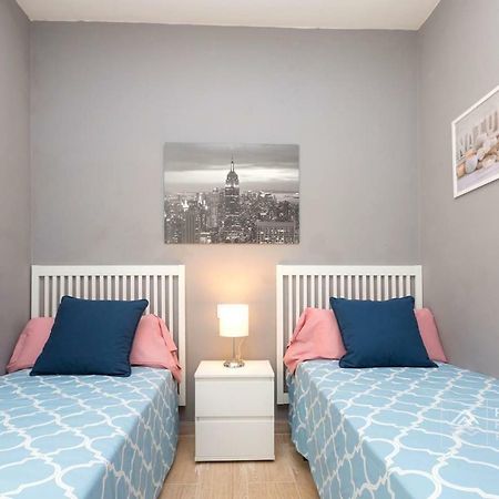 S12 - Beach Front Apartment --Free Wifi- 살루 외부 사진