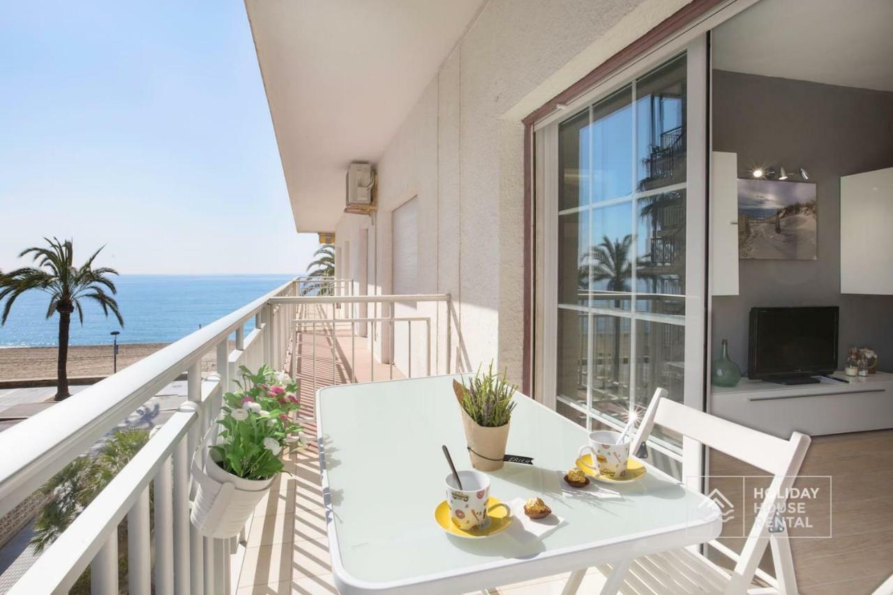 S12 - Beach Front Apartment --Free Wifi- 살루 외부 사진