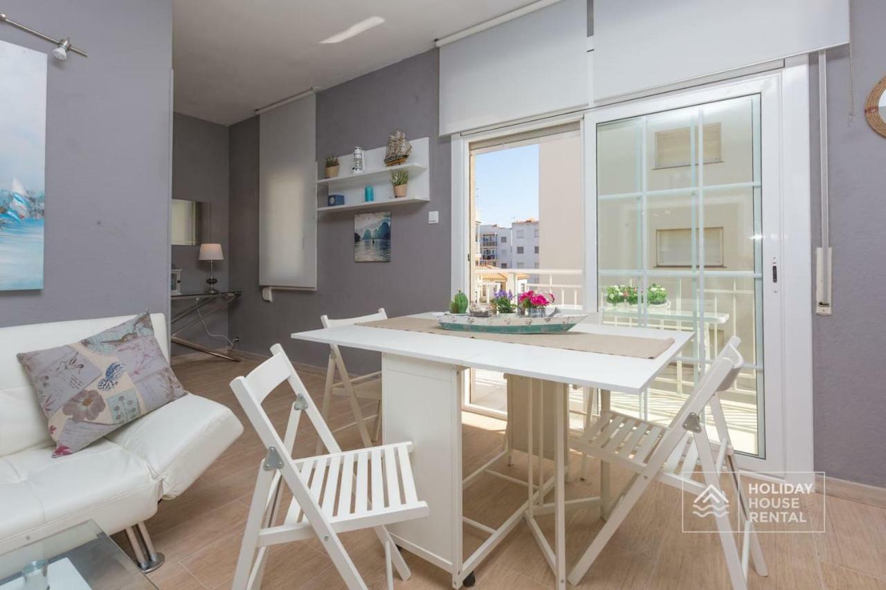 S12 - Beach Front Apartment --Free Wifi- 살루 외부 사진