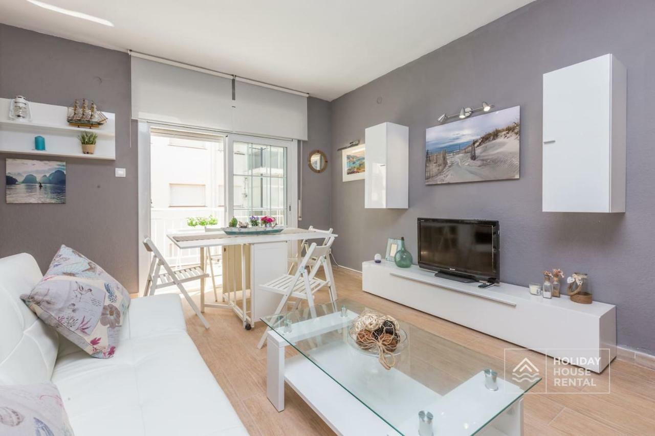 S12 - Beach Front Apartment --Free Wifi- 살루 외부 사진