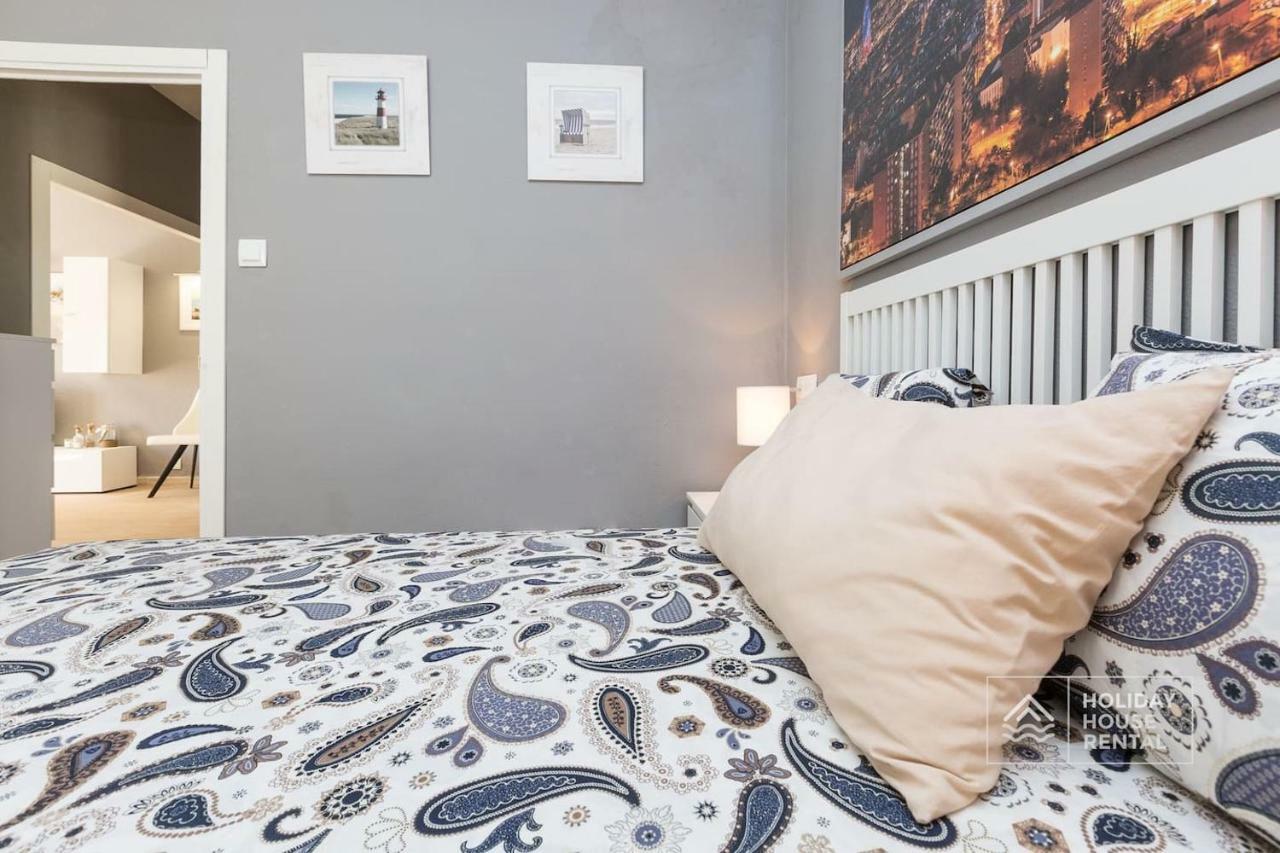 S12 - Beach Front Apartment --Free Wifi- 살루 외부 사진